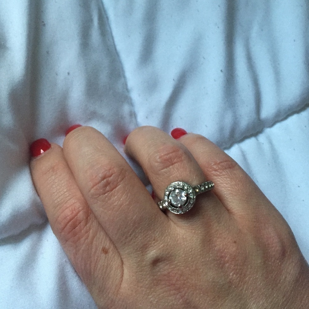Statement ring‎